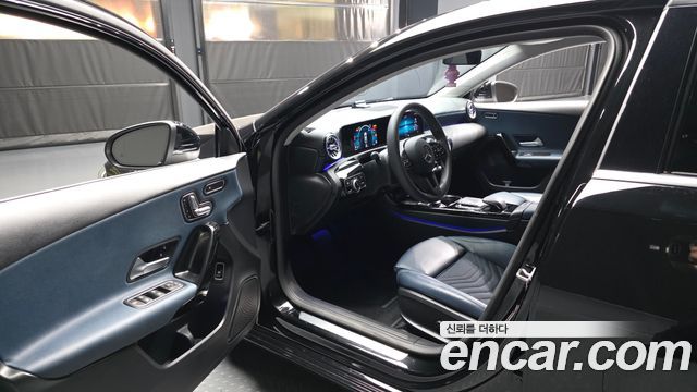 Mercedes-Benz A-Class 2020 — photo 13