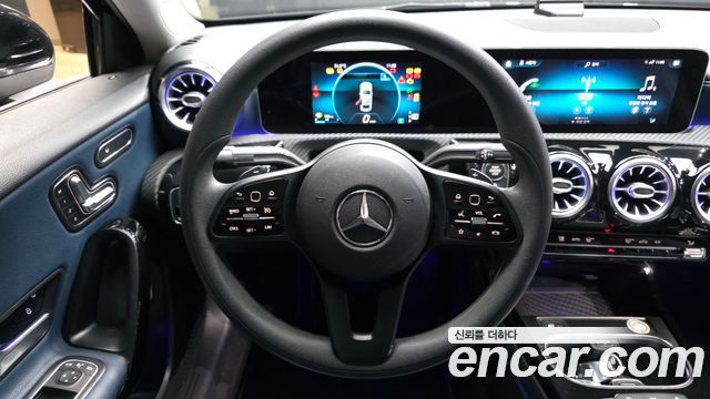 Mercedes-Benz A-Class 2020 — photo 19