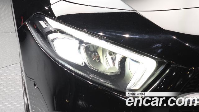 Mercedes-Benz A-Class 2020 — photo 8
