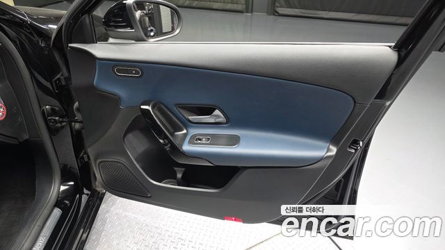 Mercedes-Benz A-Class 2020 — photo 14