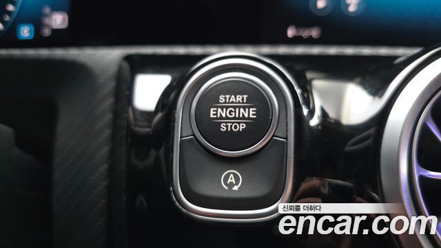 Mercedes-Benz A-Class 2020 — photo 29