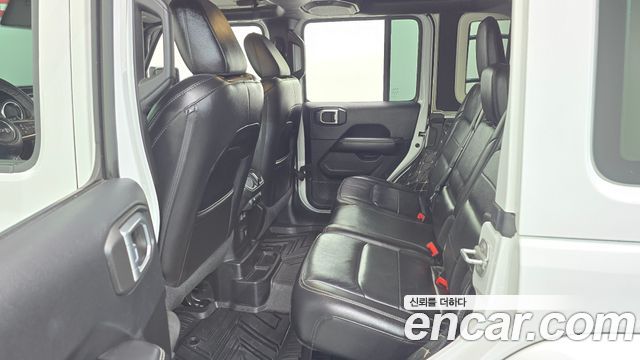 Jeep Wrangler 2019 — photo 17