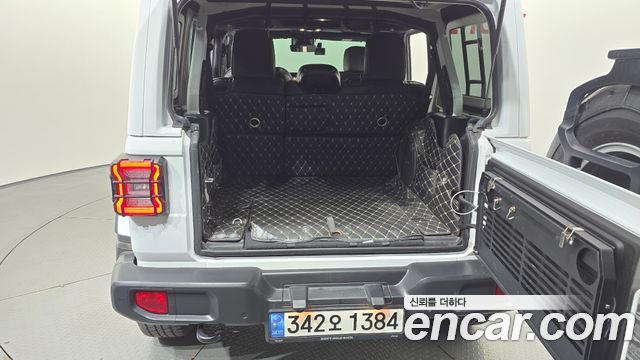 Jeep Wrangler 2019 — photo 23