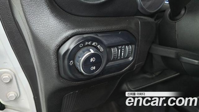 Jeep Wrangler 2019 — photo 27