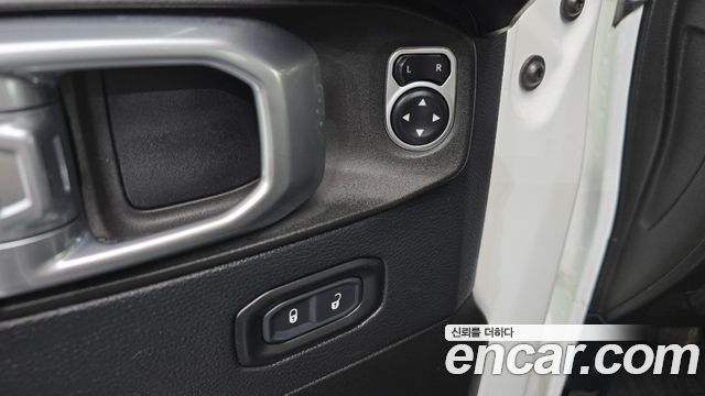 Jeep Wrangler 2019 — photo 29