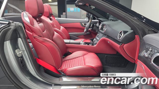 Mercedes-Benz SL-Class 2018 — photo 11