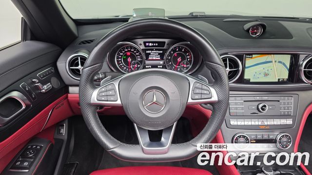 Mercedes-Benz SL-Class 2018 — photo 12