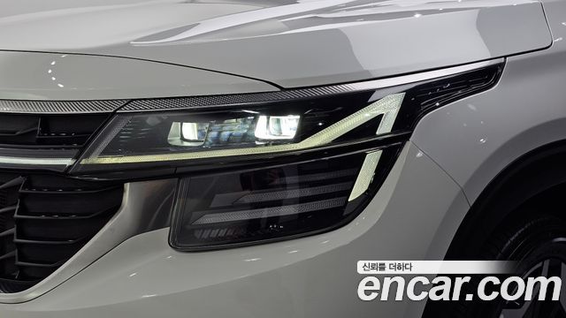 Kia Seltos 2023 — photo 8