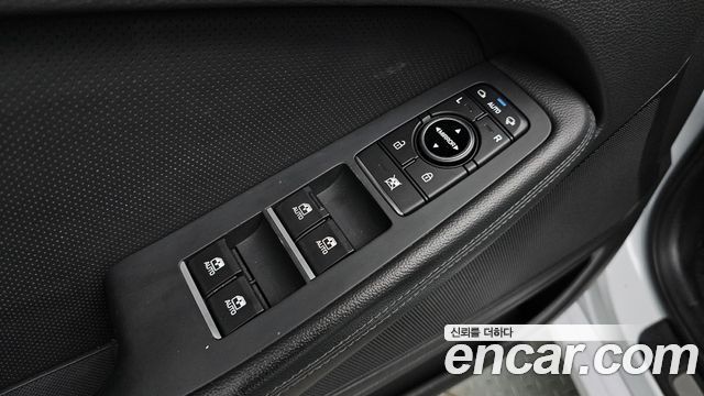 Genesis G80 2017 — photo 23