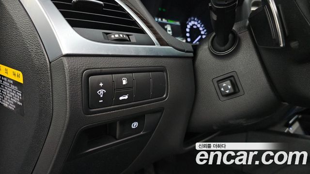 Genesis G80 2017 — photo 24