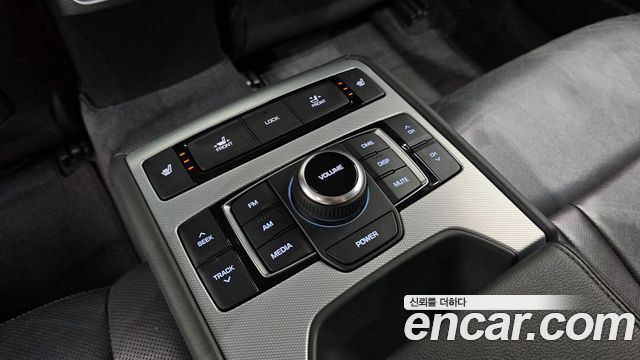 Genesis G80 2017 — photo 27