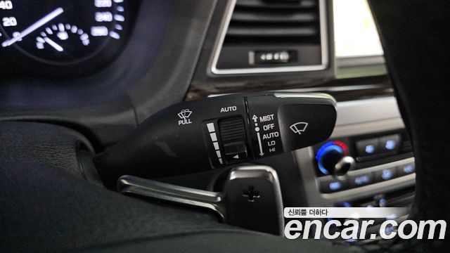 Genesis G80 2017 — photo 28