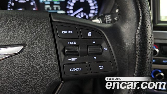 Genesis G80 2017 — photo 30