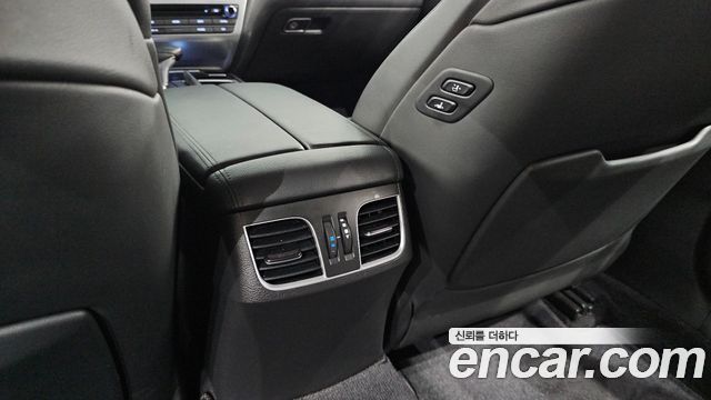 Genesis G80 2017 — photo 31