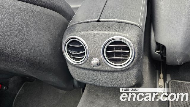 Mercedes-Benz C-Class 2017 — photo 18