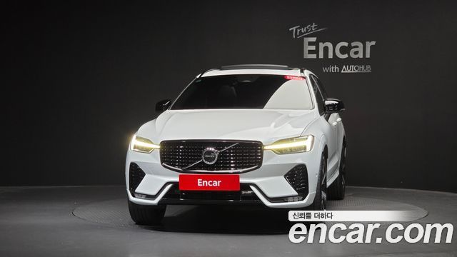 Volvo XC60 2022 — photo 3