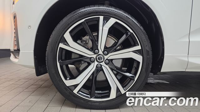 Volvo XC60 2022 — photo 5