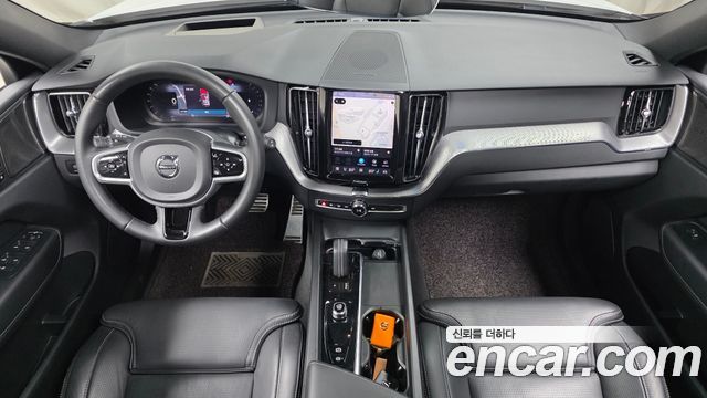 Volvo XC60 2022 — photo 10