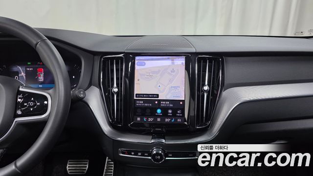 Volvo XC60 2022 — photo 20