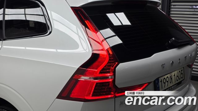 Volvo XC60 2022 — photo 9