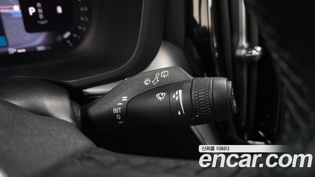 Volvo XC60 2022 — photo 29