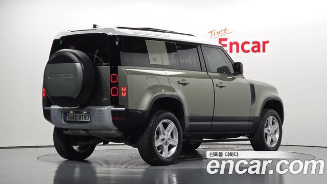 Land Rover Defender 2023 — photo 2