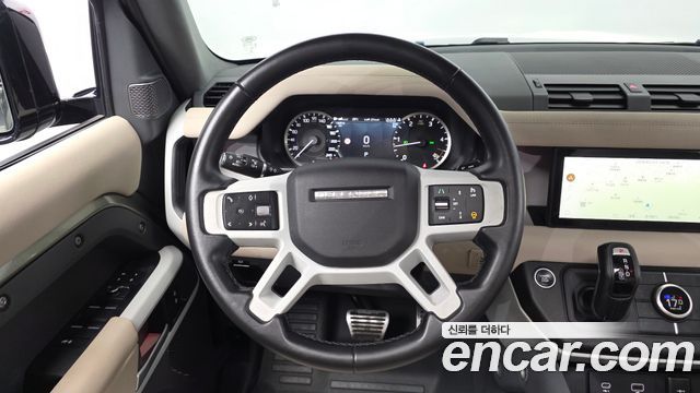 Land Rover Defender 2023 — photo 19