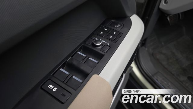 Land Rover Defender 2023 — photo 28