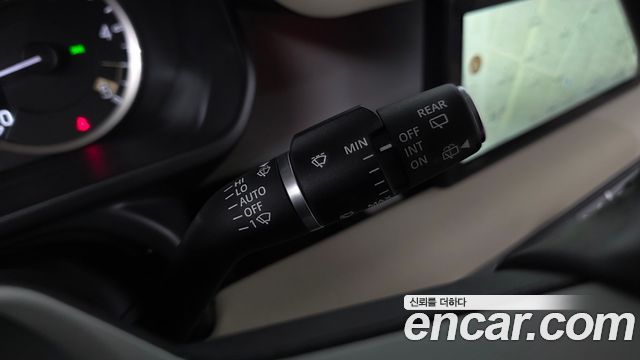 Land Rover Defender 2023 — photo 30