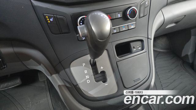 Hyundai Starex 2018 — photo 9