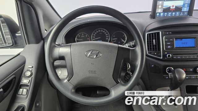Hyundai Starex 2018 — photo 13