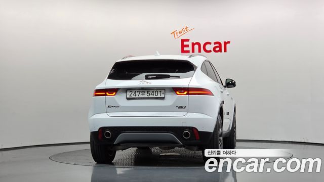 Jaguar E-PACE 2019 — photo 4