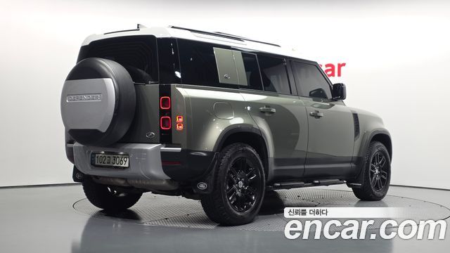 Land Rover Defender 2022 — photo 2