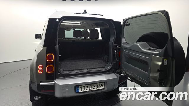 Land Rover Defender 2022 — photo 20