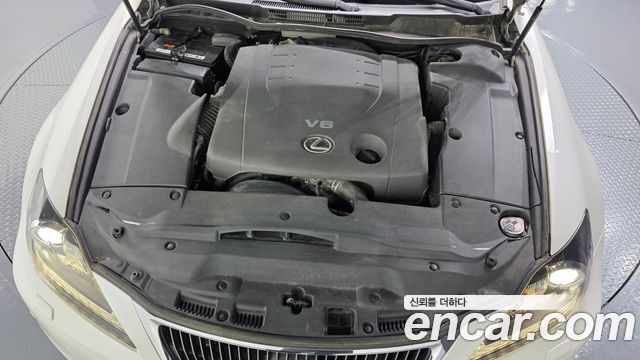 Lexus IS 2011 — photo 6