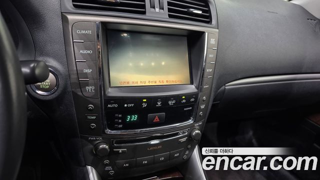 Lexus IS 2011 — photo 15
