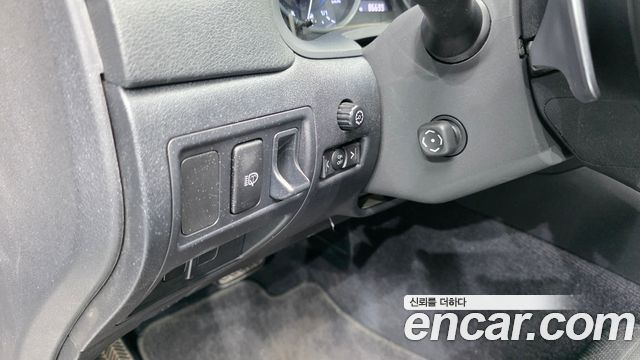 Lexus IS 2011 — photo 16
