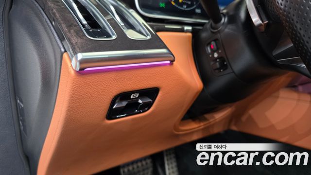 Mercedes-Benz S-Class 2022 — photo 29