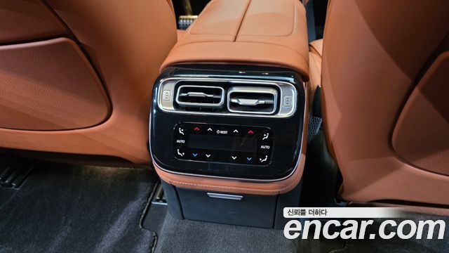 Mercedes-Benz S-Class 2022 — photo 33