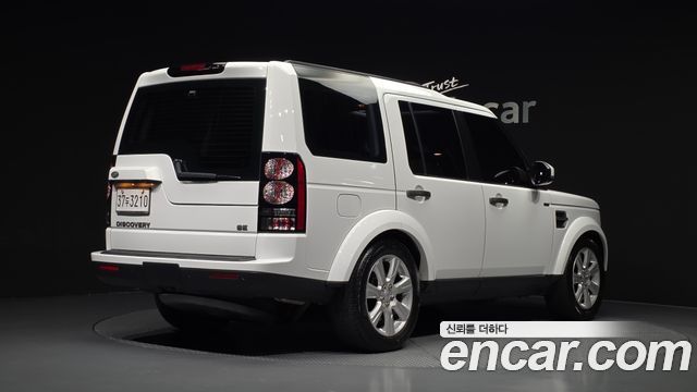 Land Rover Discovery 2016 — photo 2
