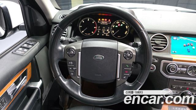 Land Rover Discovery 2016 — photo 13