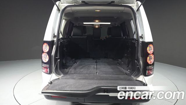 Land Rover Discovery 2016 — photo 20