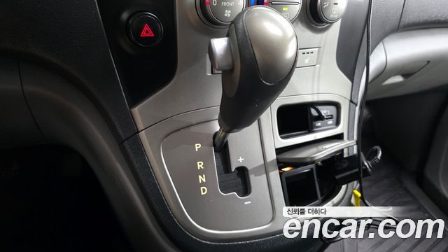 Hyundai Starex 2015 — photo 9