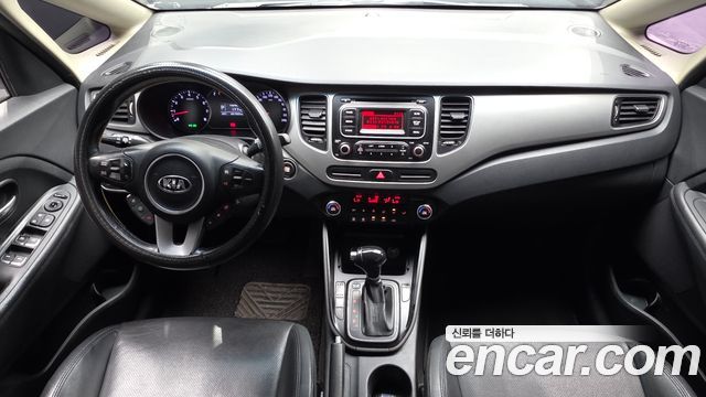 Kia Carens 2015 — photo 7