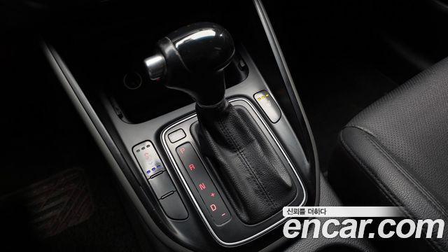 Kia Carens 2015 — photo 9