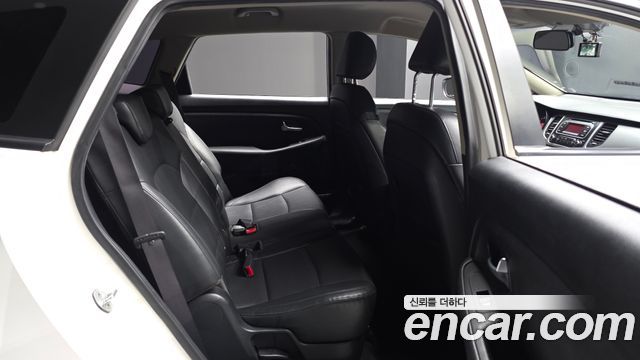 Kia Carens 2015 — photo 12