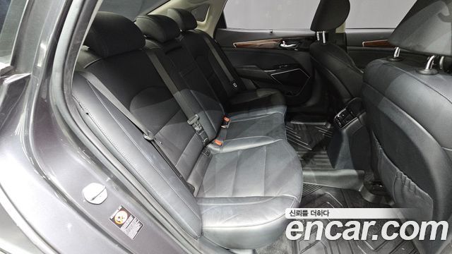 Kia K7 2016 — photo 12