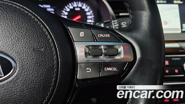Kia K7 2016 — photo 18