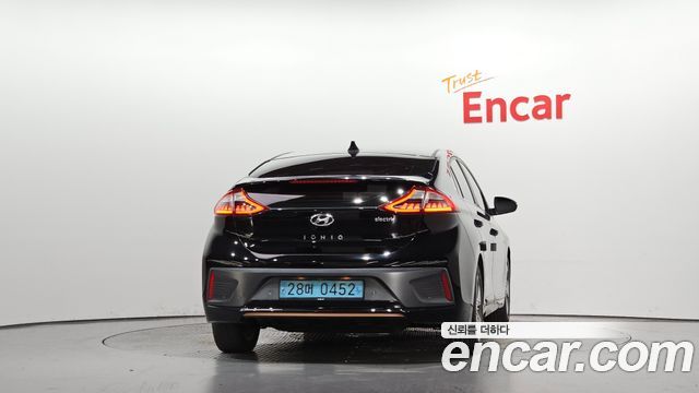 Hyundai Ioniq 2017 — photo 4