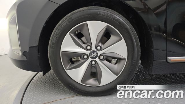 Hyundai Ioniq 2017 — photo 5